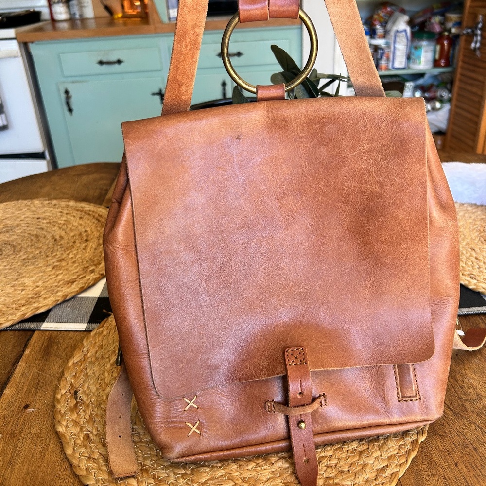 Embrazio small leather backpack